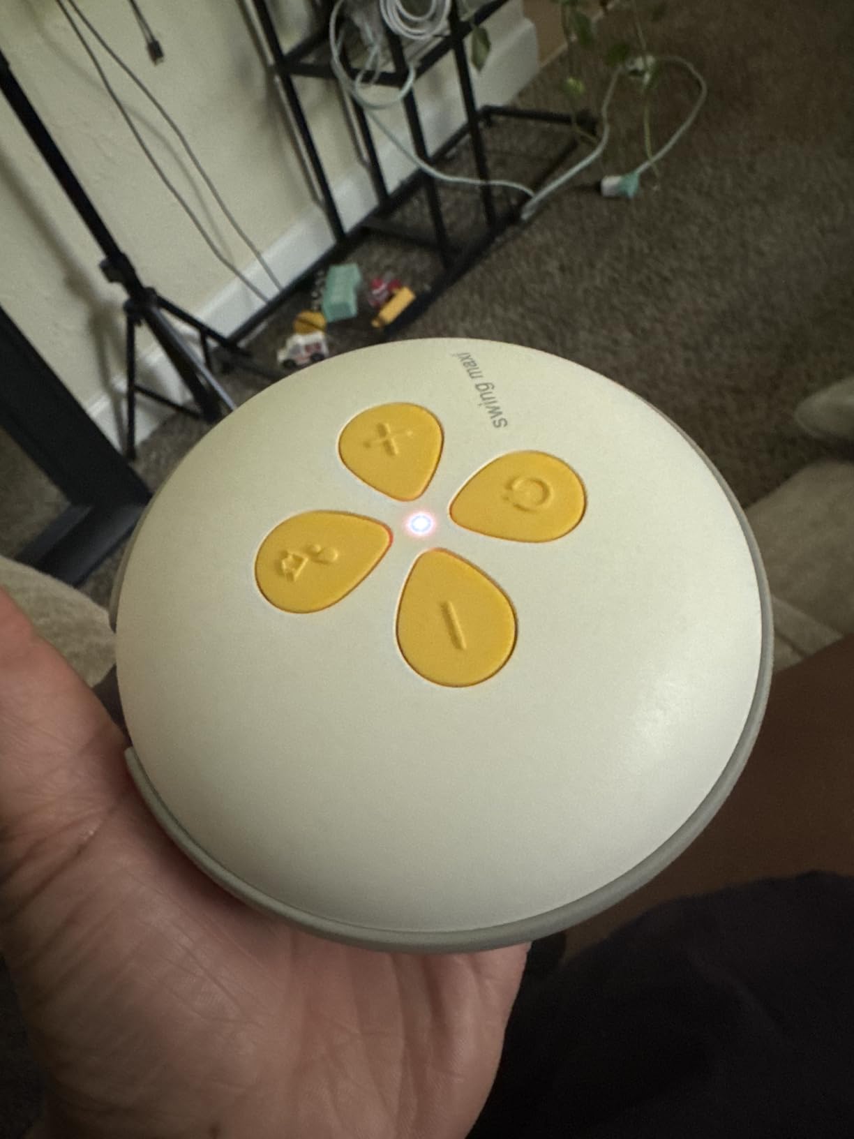 Medela Swing Maxi Hands-Free Double Electric Breast Pump, Easy and Intuitive Design for On-the-Go, Compatible with Medela Family App customer photo 2