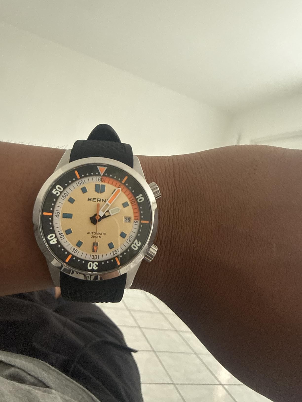 BERNY Men's Automatic Dive Watch 200M Waterproof Scratch-Resistant Sapphire | Miyota 8215 Mechanical Movement, Screw-in Crown, Super Luminous, Stainless Steel customer photo 2