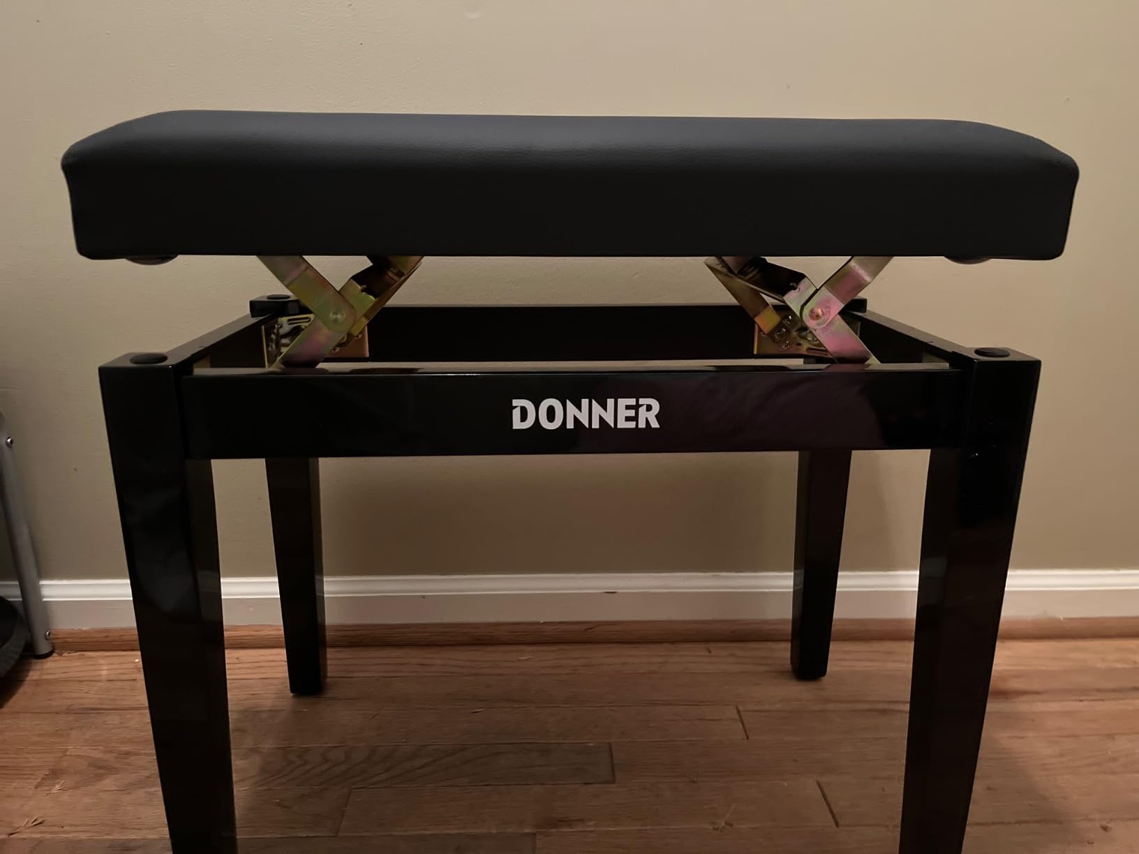 Donner Piano Bench Height Adjustable, Solid Wood Keyboard Bench Piano Chair Seat with High-Density Sponges Cushion, Wooden Piano Stool with Metal Lifting Devices, Black customer photo 2