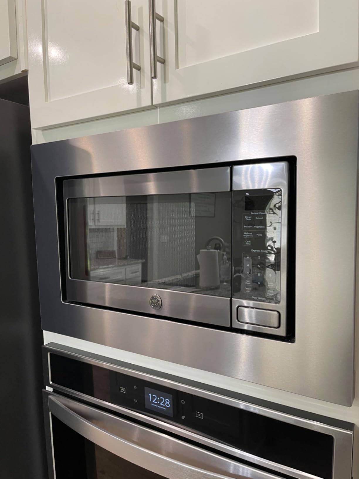 GE Countertop Microwave Oven, 1,150-watt Capacity, 1.6 Cubic Ft., 8 Auto Setting Cooking Settings, Child-Lock Technology, Kitchen Essentials for the Countertop, Dorm Room or Apartment, Stainless Steel customer photo 2
