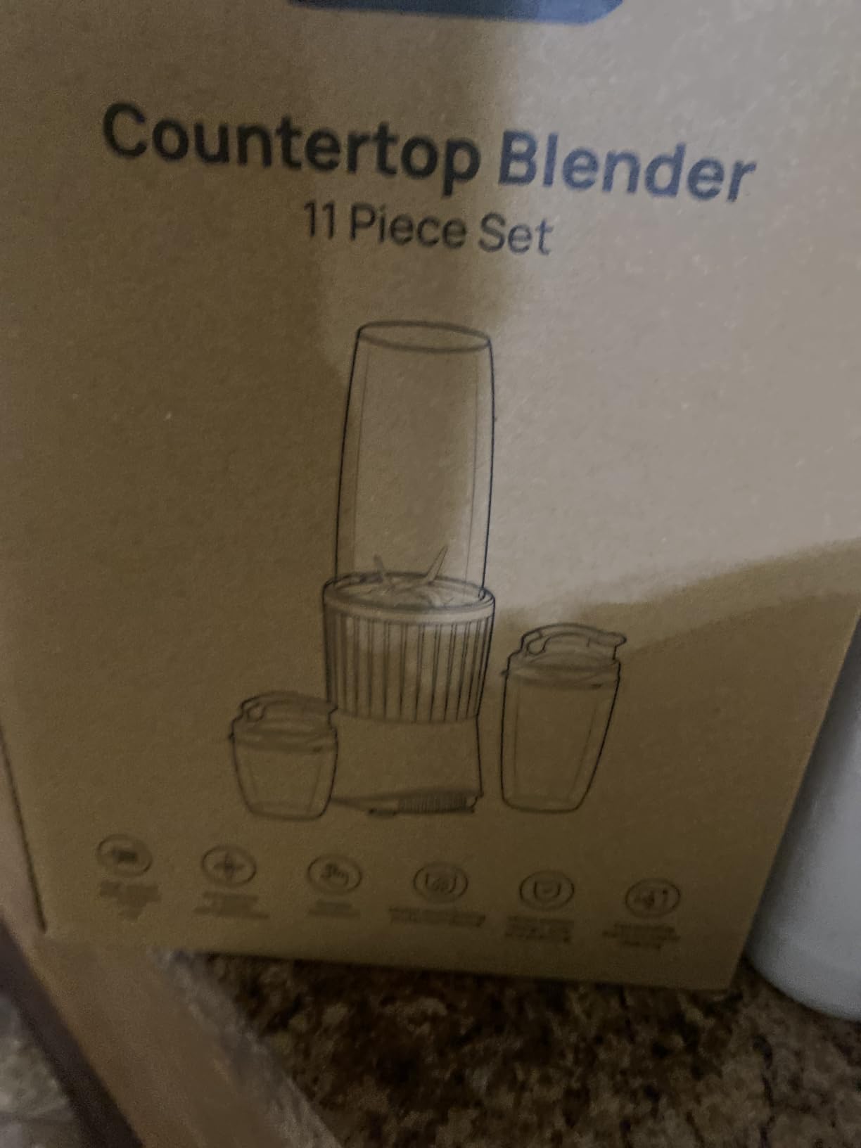 Consciot CB08 11-Piece Blender for Kitchen and Personal Size, Blend Shakes and Smoothies, Frozen Drinks, Baby Food, Spreads & More, 3 Portable To-Go Cups & 2 Spout Lids & 1 Solid Lid, 900 Peak Watts customer photo 2