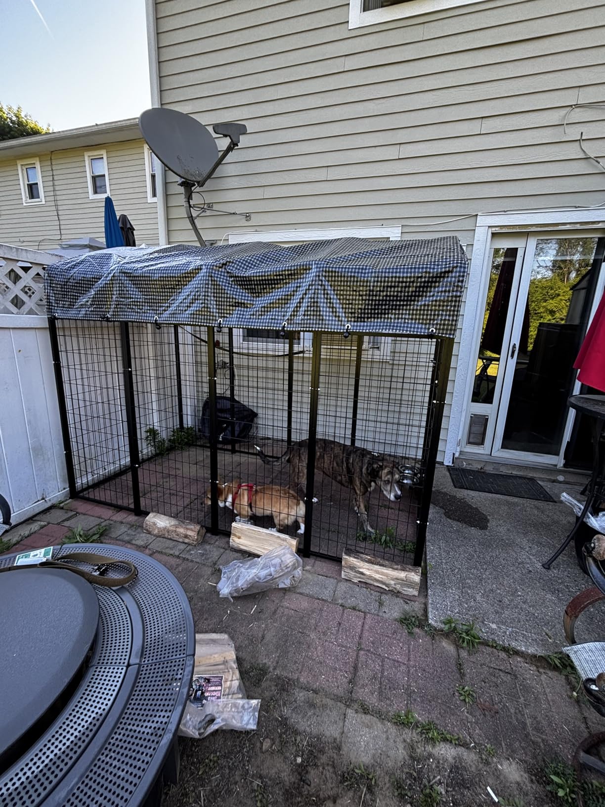 Large Outside Dog Kennel, Outdoor Dog Run Enclosure 8'x4'x6'(Including the roof) Dog Pen House with Roof Cover Heavy Duty Welded Wire Steel Dog Playpen Animal Fence with Feeding Door customer photo 1