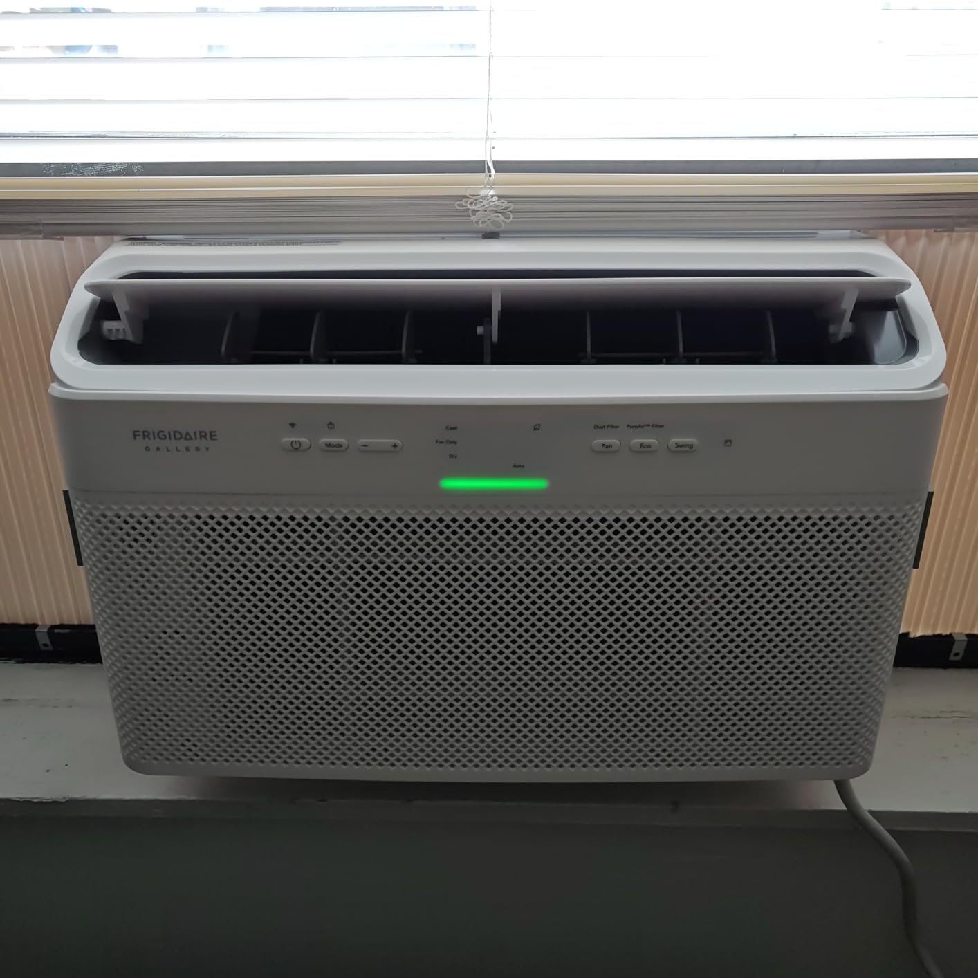 Frigidaire Gallery 12,000 BTU Smart Inverter Window Air Conditioner with Wi-Fi, Energy Star Most Efficient Certification & Indoor Air Quality Monitoring, Cools Up to 450 Sq. Ft., Ultra Quiet, White customer photo 1