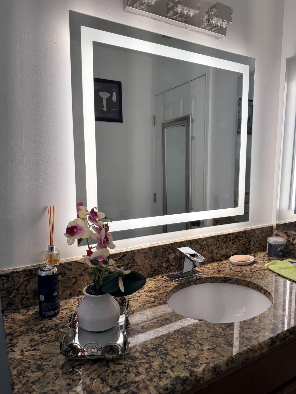 Hivone 40X32 LED Bathroom Mirror with Lights, Anti-Fog, Dimmable, Backlit + Front Lit, Smart Bathroom Vanity Mirror, Memory Function, Shatterproof, Tempered Glass (Horizontal/Vertical) customer photo 1