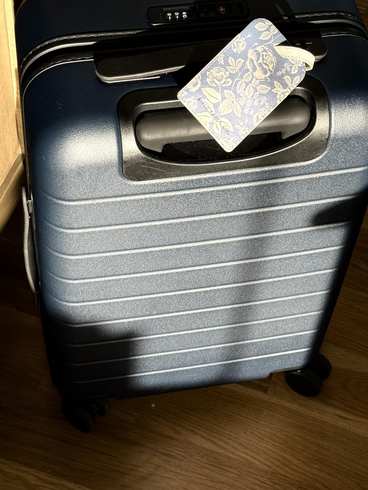 Away Carry-On Luggage - 22-Inch Lightweight Hardside Suitcase with 360° Spinner Wheels, Interior Compression System, TSA-Approved Lock - Navy Blue customer photo 2