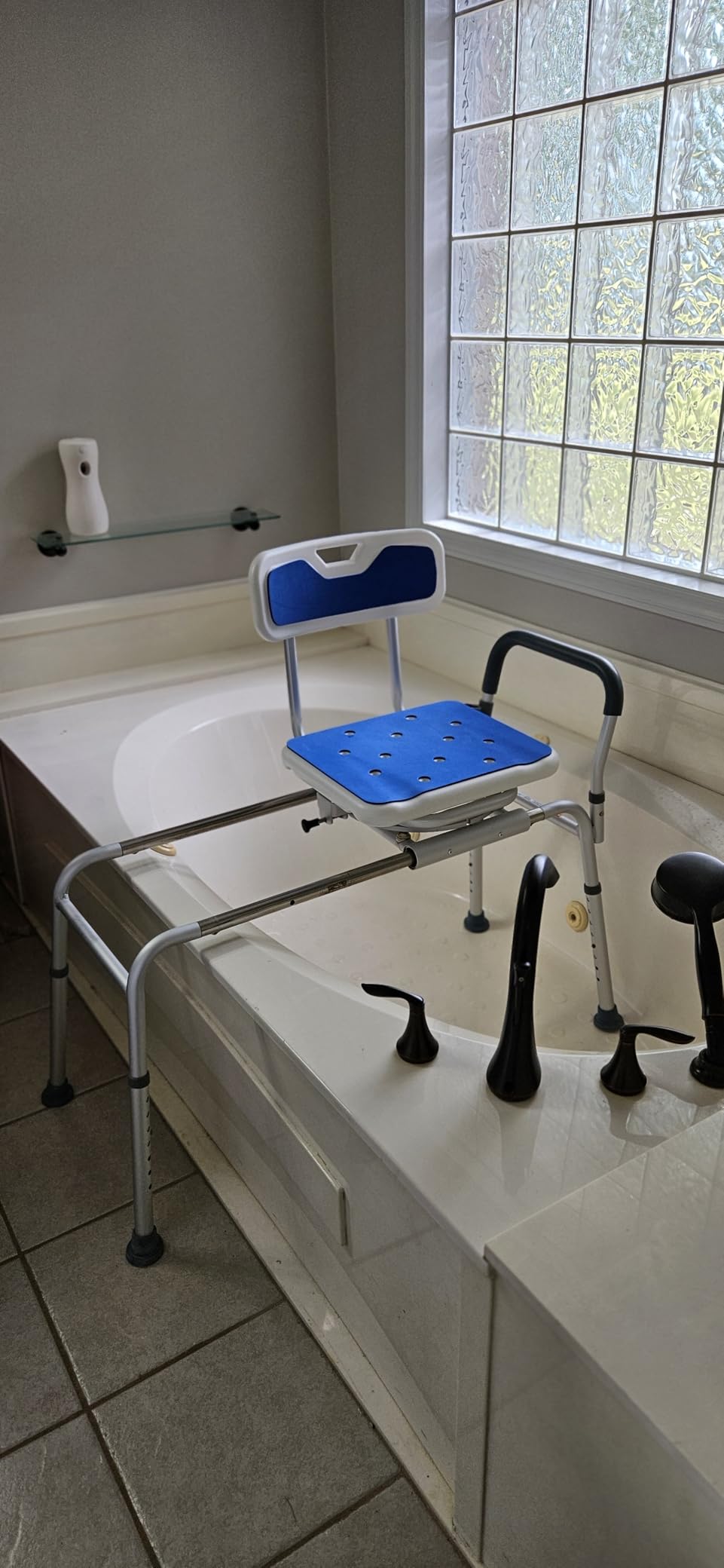 VEVOR Tub Transfer Bench for Bathtub, 400 lbs Weight Capacity Heavy Duty Shower Chair with Arm and Backrest, Height Adjustable Bathroom Shower Bench Bath Seat for Adults, Seniors, Elderly and Disabled customer photo 2
