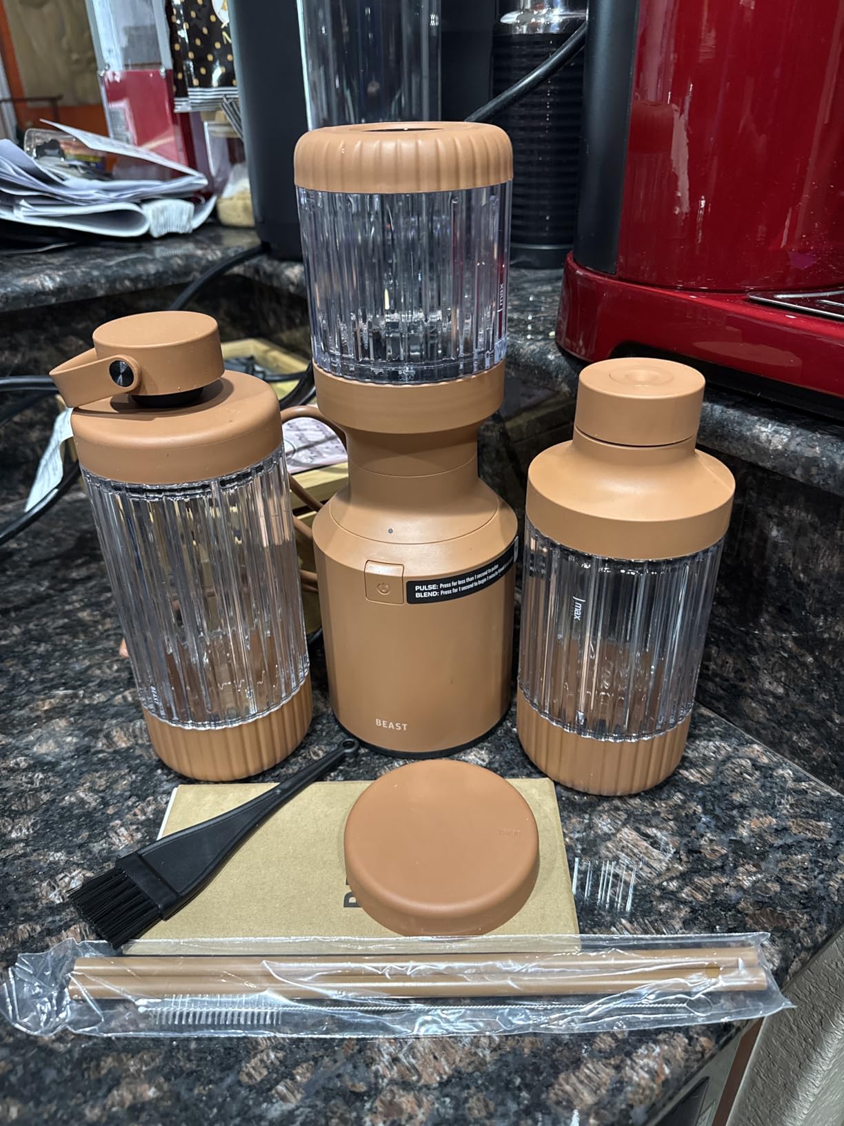 Beast Mighty 850 Plus | Premium Compact Personal Blender | Smoothies, Shakes, Dressings, Sauces | Blends Ice and Frozen Fruit | New XL Vessel | Extra Vessels, Lids and Straws | 850W (Mist) customer photo 2