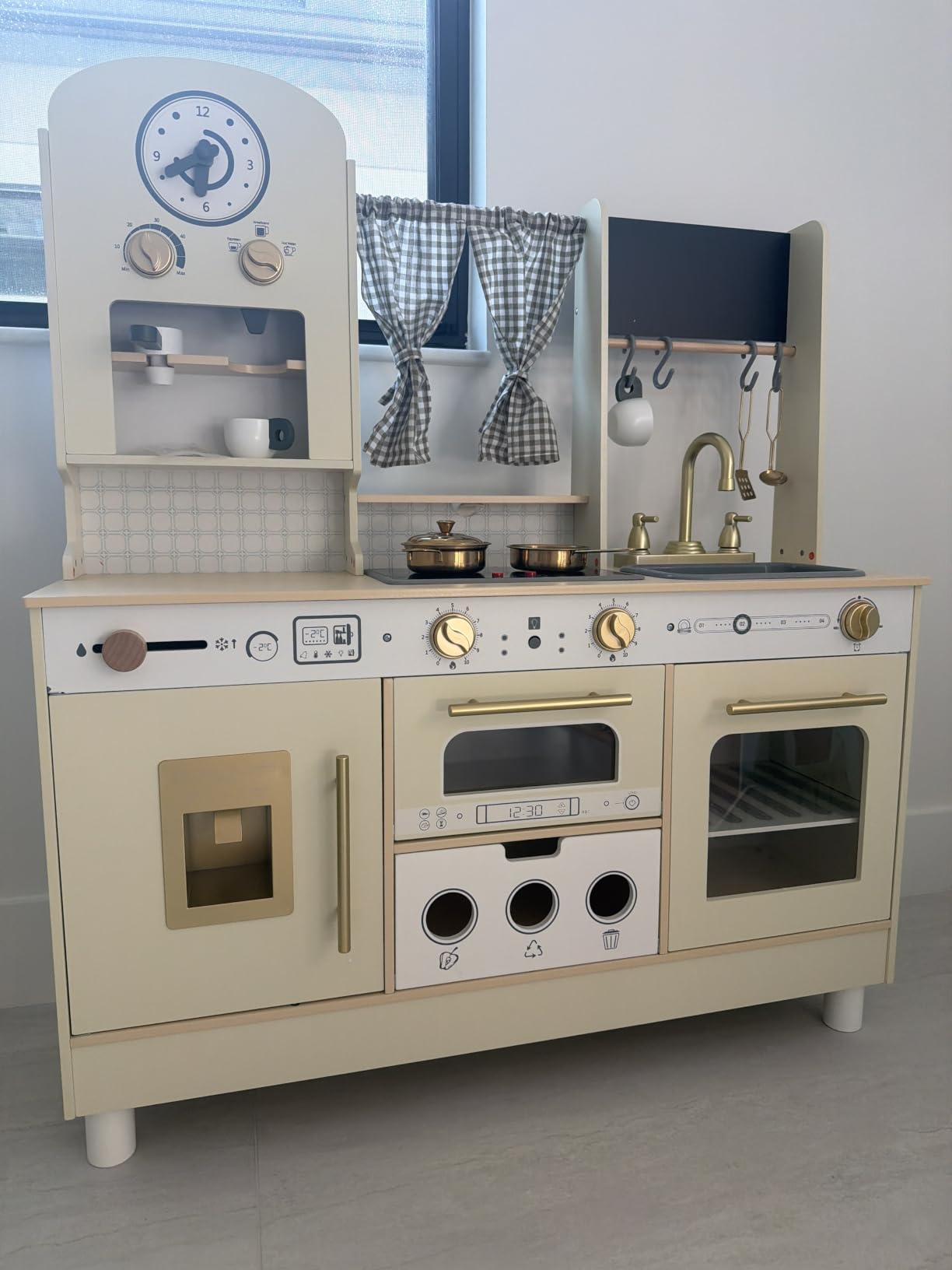 EDUBEBO Kids Kitchen playset, Wooden Play Kitchen, Height Adjustable, Comes with Various Kitchen Accessories, Ideal Role Play Toy Gift for Toddlers and Kids Ages 3-8 (White) customer photo 1