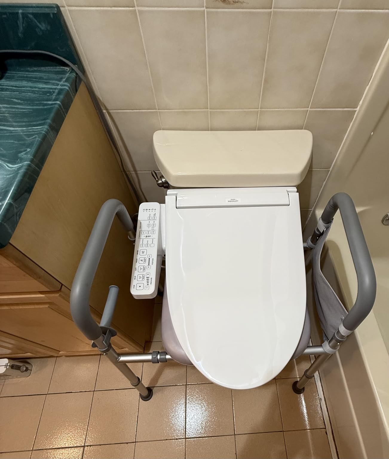 soundfuse Toilet Seat Risers for Seniors with Handles & Cozy Padded Seat | Adjustable Height & Width, 400lb, Durable Aluminum Frame, Handicap Elevated Raised Toilet Seat for Elderly, Fits Any Toilet customer photo 2