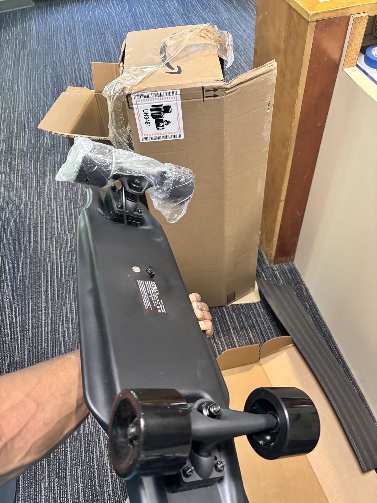 M8 Electric Skateboard with Remote, 15 Mph Top Speed, 9 Miles Range, 400W Hub-Motor, Skateboard for Adults & Teens customer photo 2
