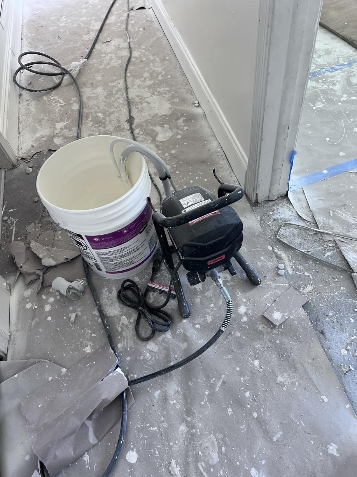 VEVOR Stand Airless Paint Sprayer, 650W High Efficiency, 3000PSI customer photo 1