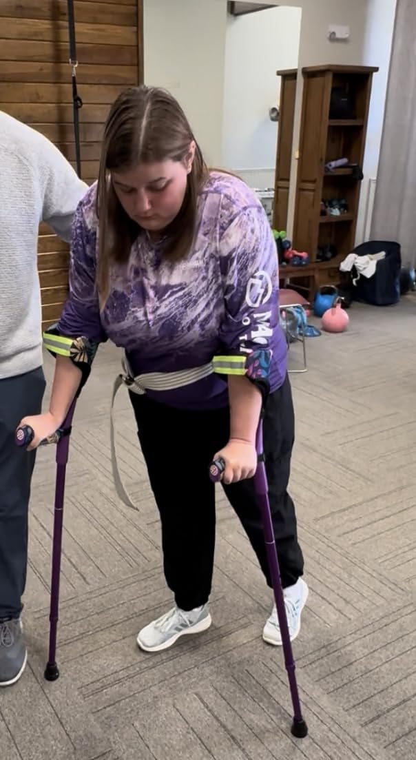 Forearm Crutches for Adults Have Elastic Crutches Padding for The Elbow+Hand Padding, Increases Walking Comfort customer photo 2