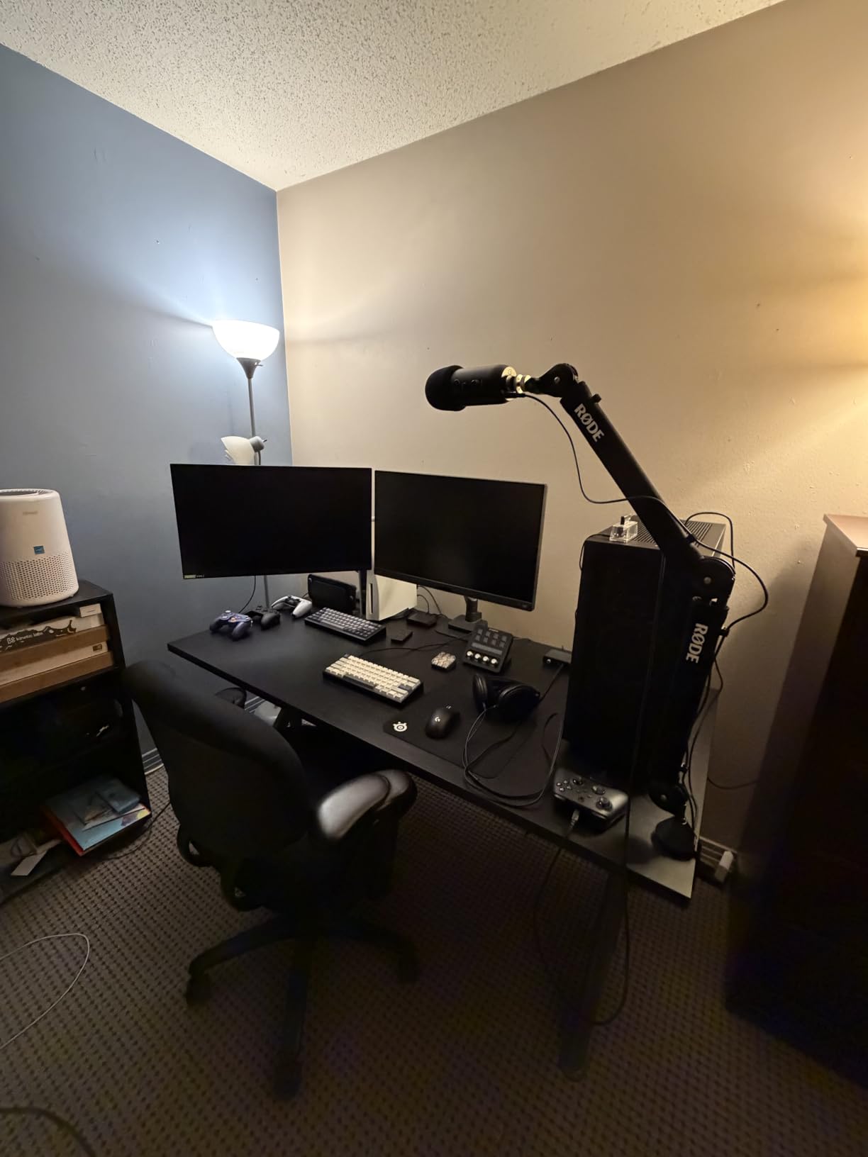 BenQ BSH ErgoMonitor Arm (Ergo Arm-Black) customer photo 1