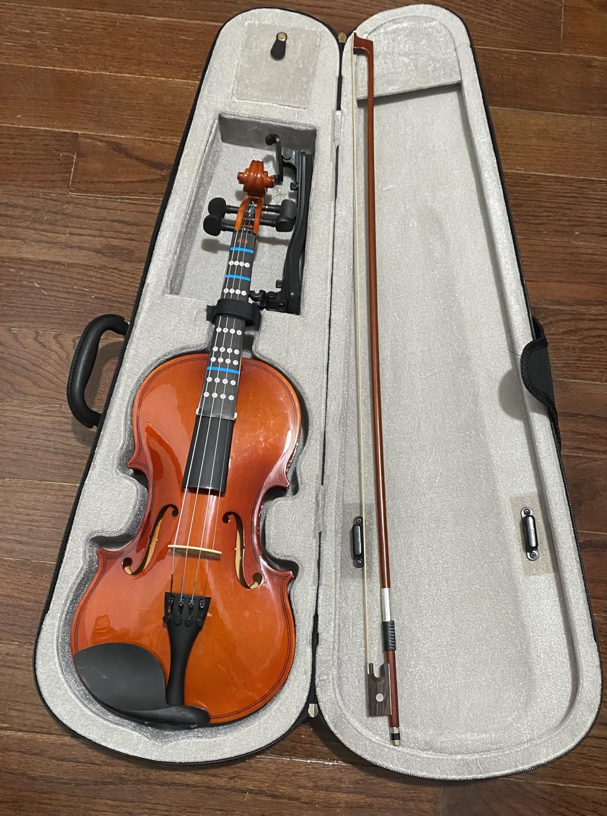 Poseidon Acoustic Violin for Beginner, Full Size Violin Set for Students with Hard Case, Extra 4/4 Strings Set, Violin Bow, Horse Bridge, Violin Rosin, Shoulder Rest, Clip-on Tuner, Manual - Purple customer photo 2