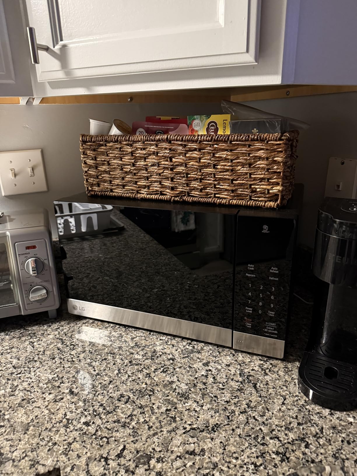 LG Countertop Microwave, 0.9 cu. ft., Stainless Steel, Smart Inverter, NeoChef, 1000 Watts customer photo 1