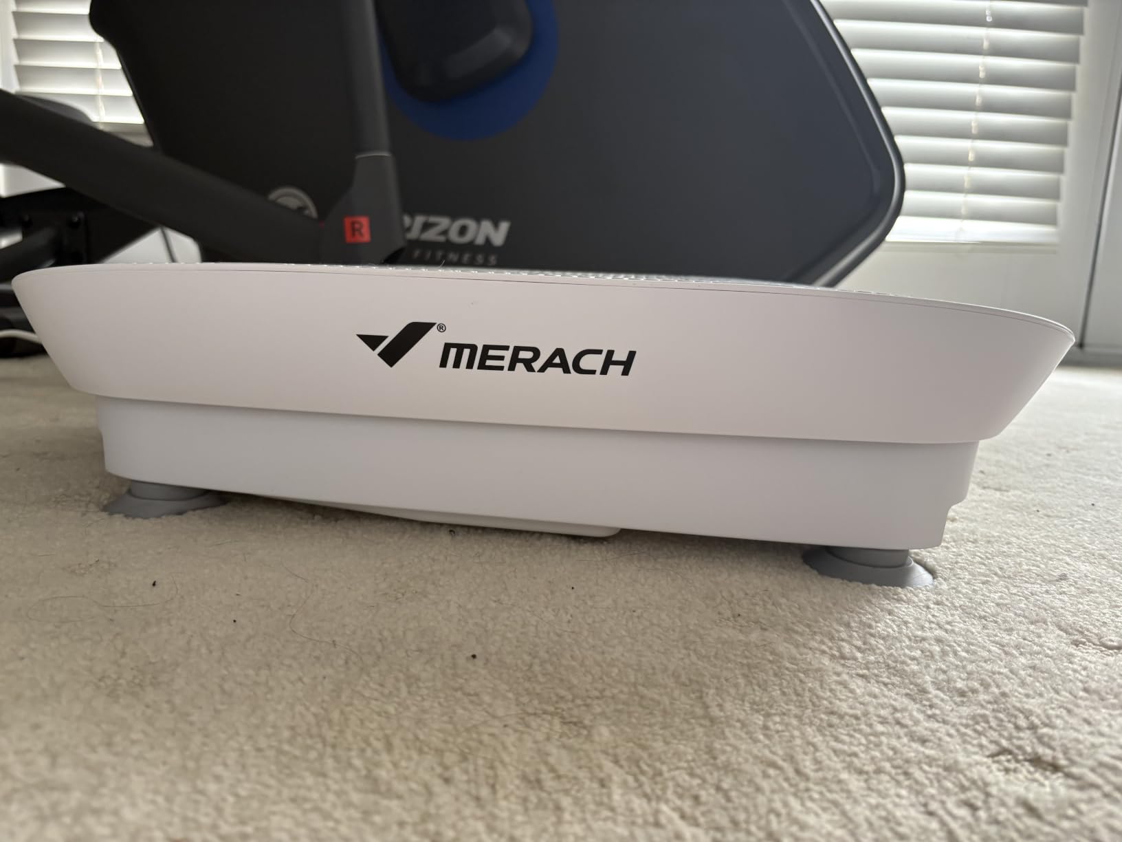 MERACH Vibration Plate Exercise Machine, Curved Vibration Plate for Lymphatic Drainage Weight Loss, Vibrating Plate with Real-Time Calorie Tracking on LED Display, Workout Equipment for Home Women Men customer photo 1