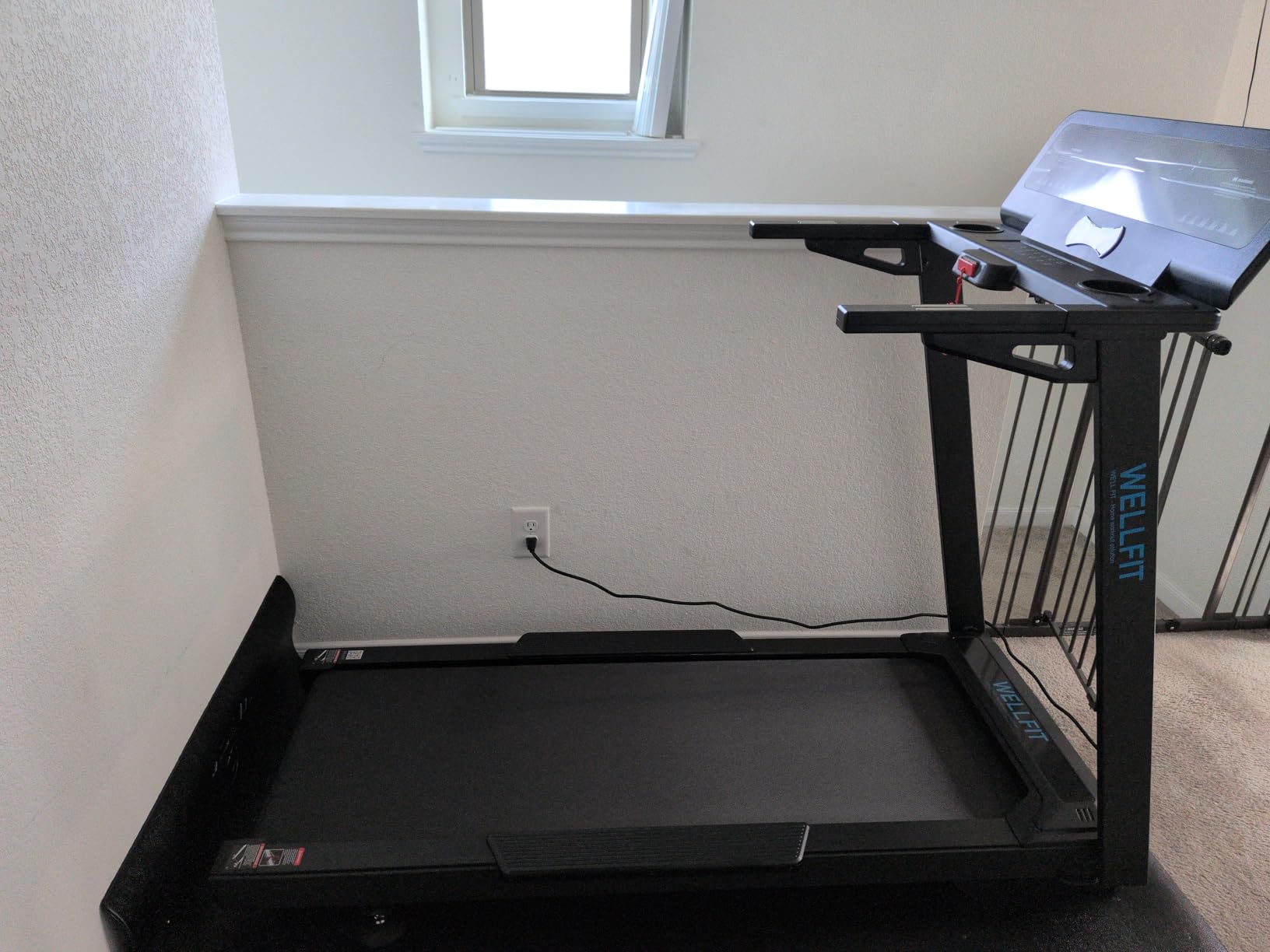 WELLFIT Auto Incline Treadmill, 15% Incline Heavy Duty Treadmill for Home | 4.5HP, 10 MPH, 500 lbs Capacity, 20'' x 55'' Running Area customer photo 1