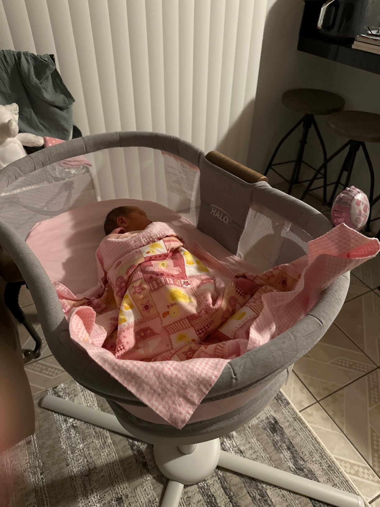 HALO BassiNest Connected Swivel Sleeper 3.0 - Smart Bassinet with AutoSoothe, 360° Swivel, Cry Detection, Rocking, Vibration & Soothing Sounds customer photo 1