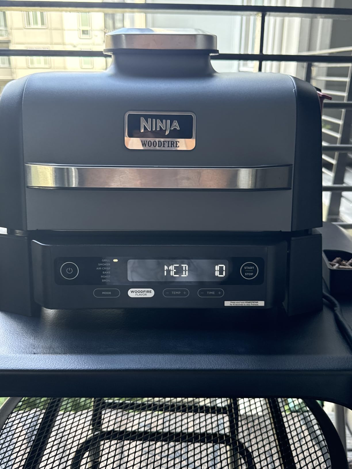 Ninja Woodfire Outdoor Grill & Smoker, 6-in-1 Functionality, Grill, Smoke, Bake, Roast, Air Fry, Broil, Authentic Woodfire Flavors, Electric Heat, OG321 customer photo 1