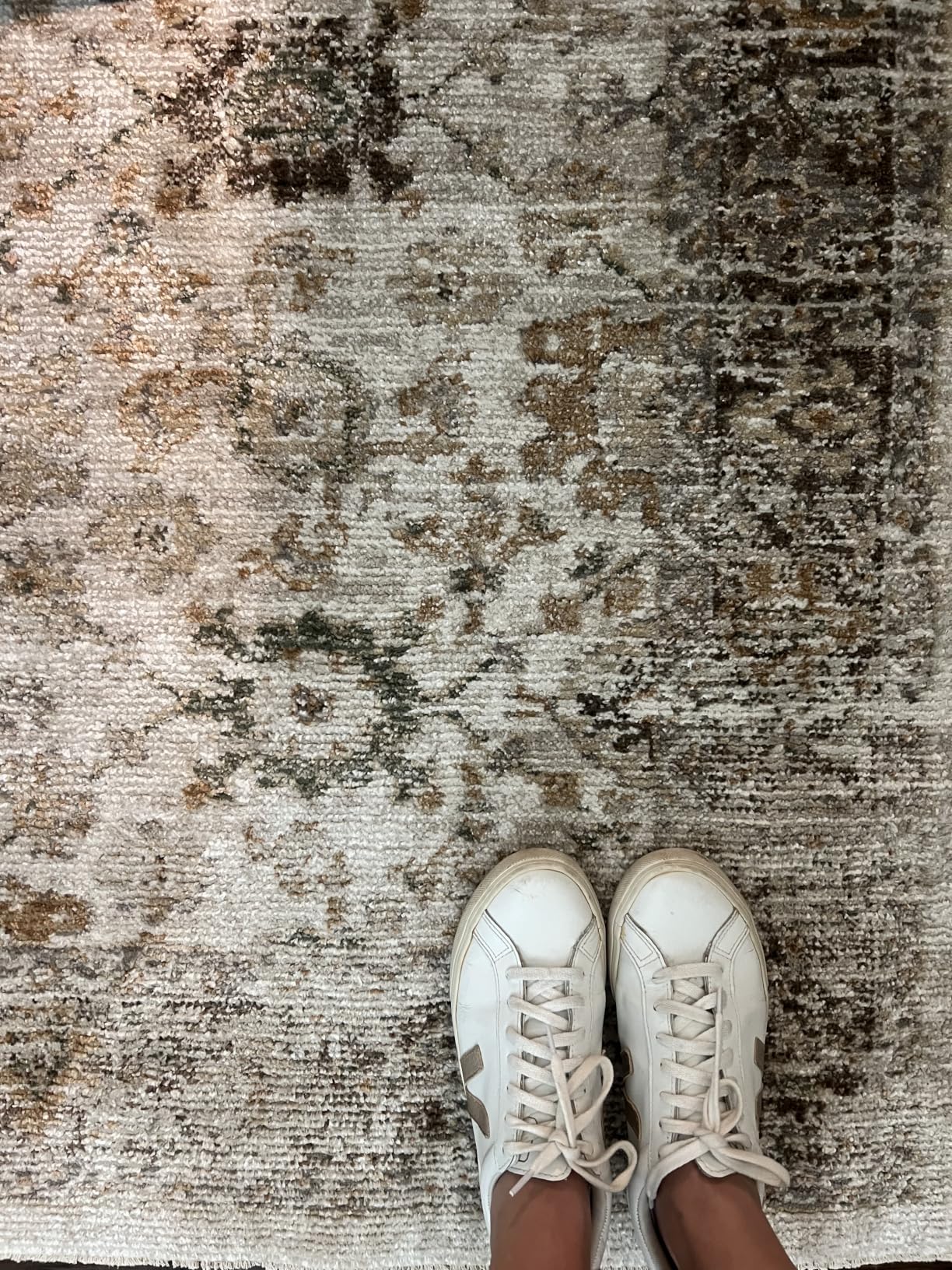 Loloi Magnolia Home Pace Taupe/Wheat 7'-10