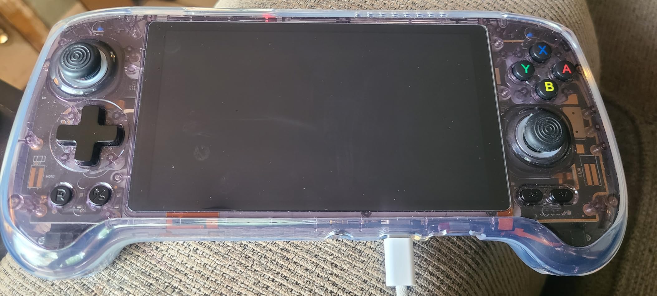Anbernic RG557 Retro Handheld Game Console, 5.48 Inch AMOLED Screen Handheld Emulator Android 14 System Dimensity 8300 Processor Support WiFi 6E Bluetooth 5.3 customer photo 2