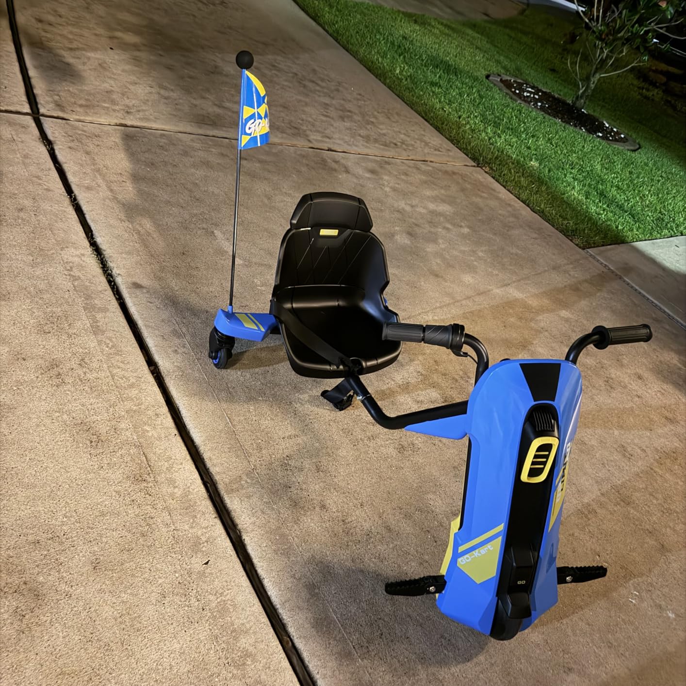 12V Electric Go Kart for Kids Age 6-12, 360° Spin Drift Cart, Blue - Max 5 MPH, Twist Grip, Stepless Speed, 3 Adjustable Seat, Music, Max 132lbs Weight Capacity customer photo 2