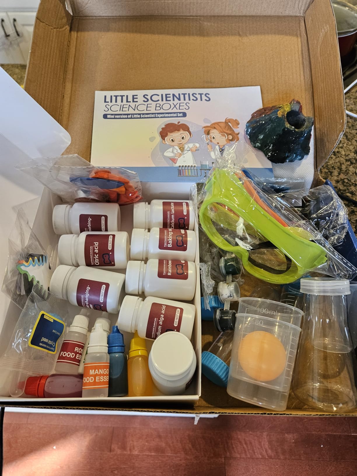 250+ Experiments Science Kits for Kids, STEM Activities Educational Science | Science Experiments Gifts, With Chemistry Set, Erupting Volcano, Growing Crystal Tree, Science Kit with Experiments customer photo 1