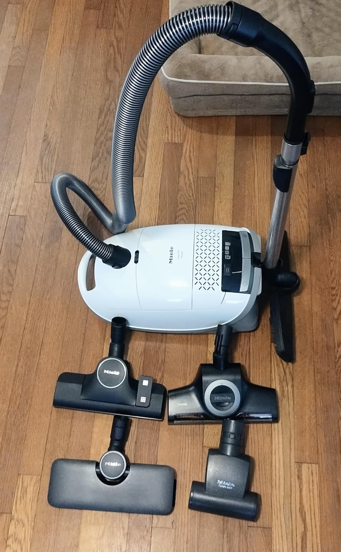 Miele Guard M1 Parquet XL Hard Floor Bagged Canister Vacuum Cleaner with High Suction Power, Designed for Special Care of Hard Floors and Low-Pile Carpet, in Brilliant White customer photo 1
