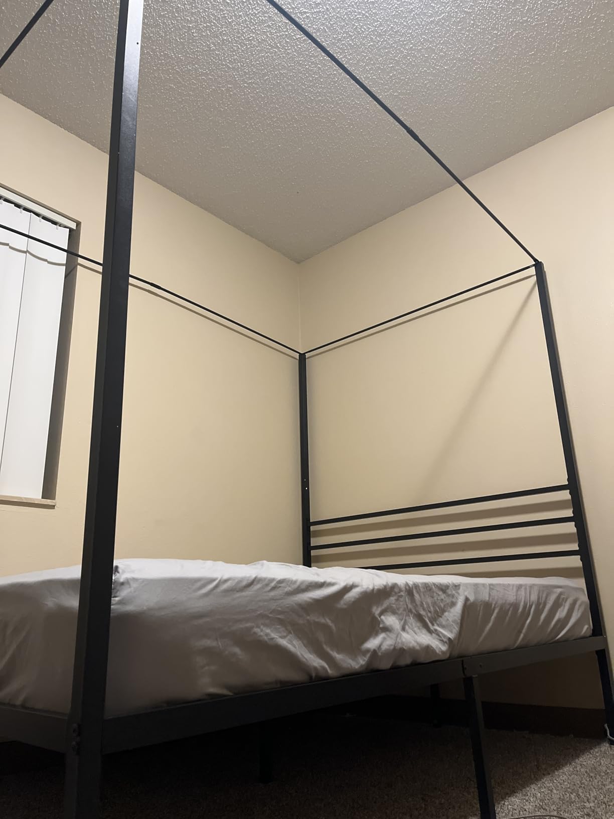 VEVOR Canopy Bed Frame Queen Size, Metal Canopy Bed with Four Posters Design, Heavy Duty Steel Slats Support, Underbed Storage Space, No Box Spring Needed, Easy Assembly, Black customer photo 2