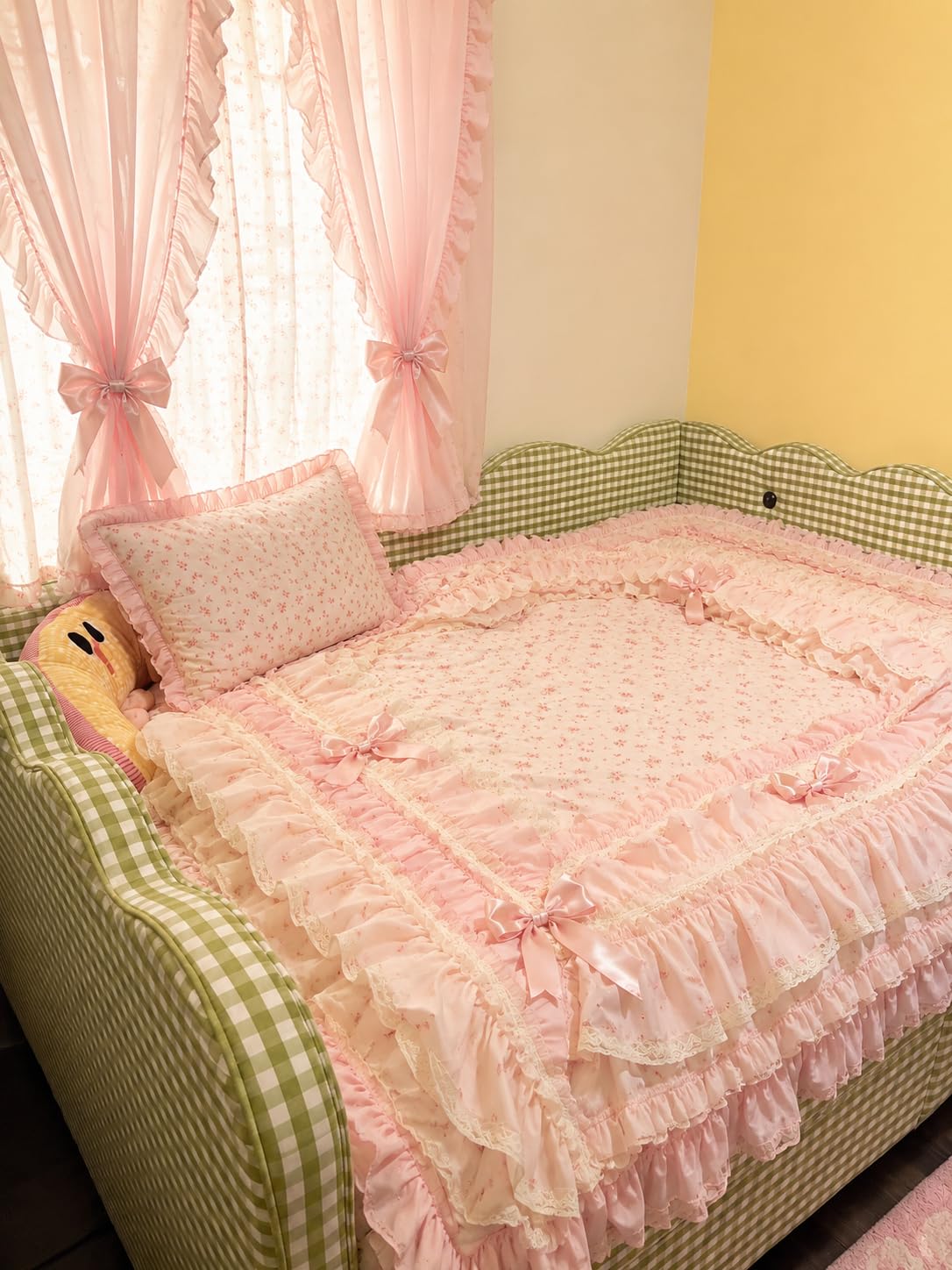 Twin Size Upholstered Daybed with Trundle, Gingham Daybed with USB Ports for Bedroom Living Room Guest Room-Pink customer photo 1