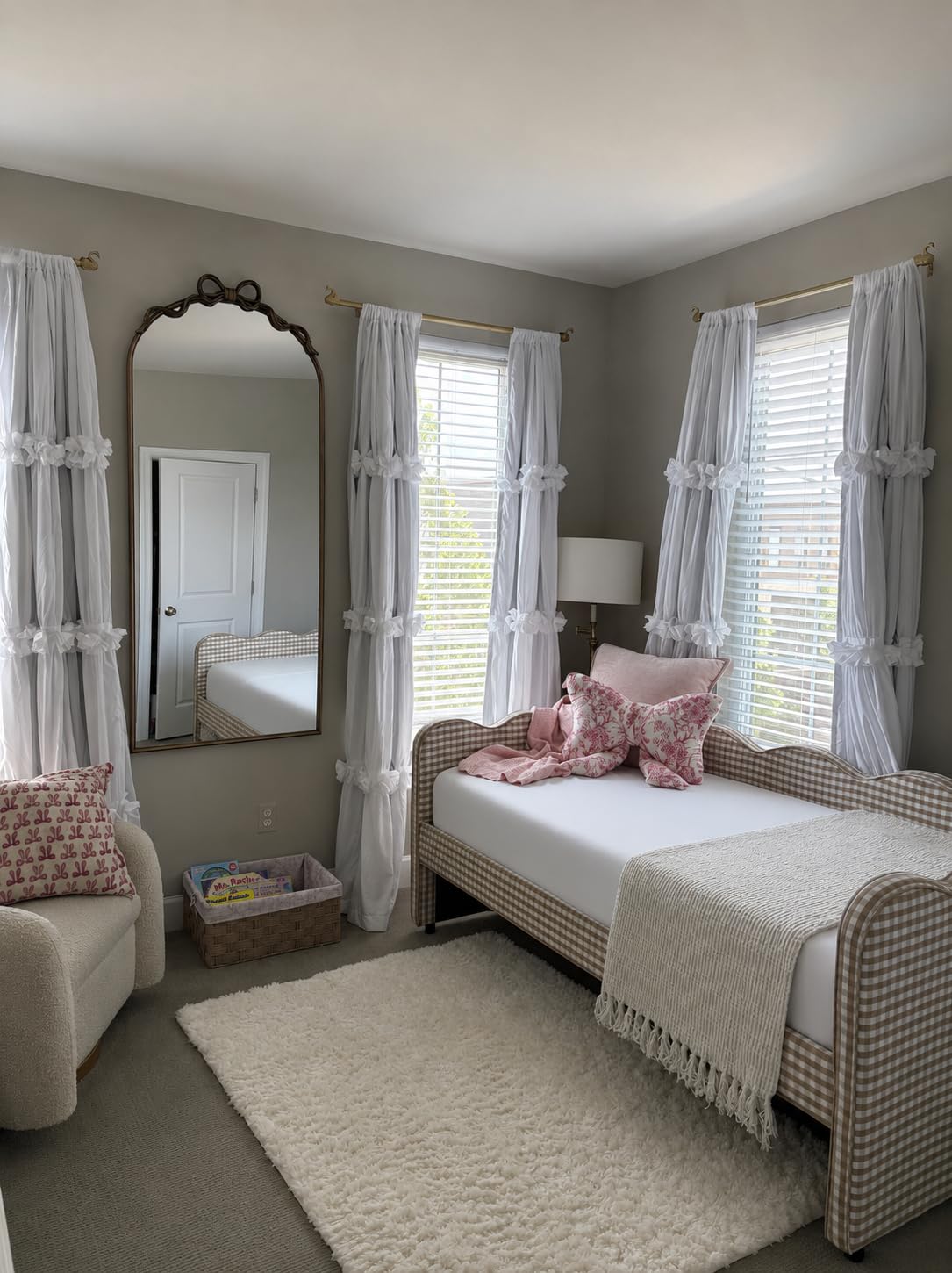 Twin Size Upholstered Daybed with Trundle, Gingham Daybed with USB Ports for Bedroom Living Room Guest Room-Pink customer photo 2