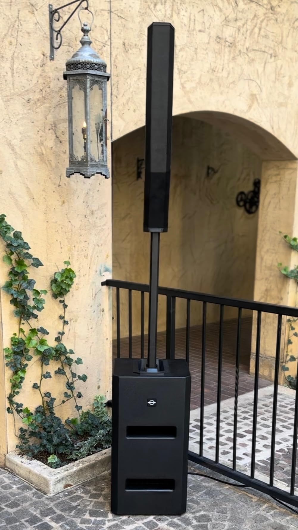 LOTAWAY EQ-1000 Powered Column PA System with 15