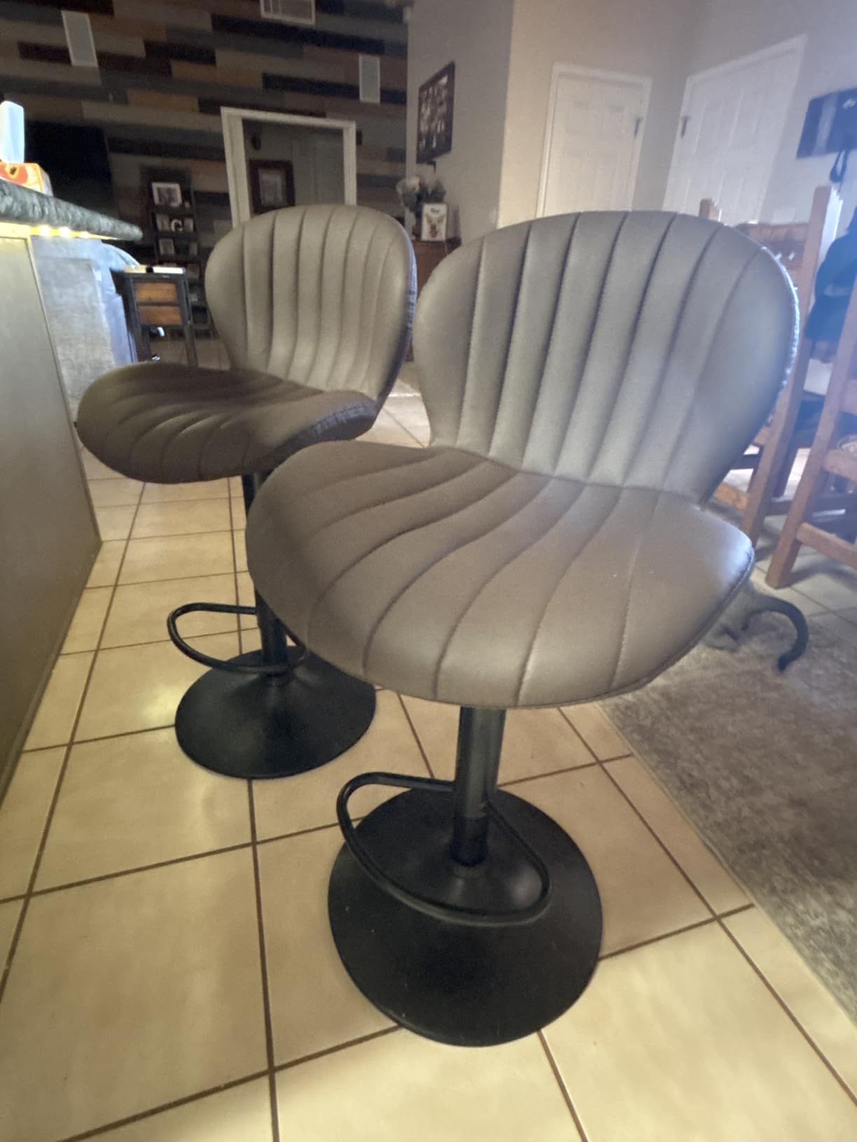 COLAMY Bar Stools Set of 3, Adjustable Modern Swivel Bar Chairs, Faux Leather Upholstered Barstools Counter Height with High Backrest for Bar, Kitchen Island, Dining Room, Black customer photo 2