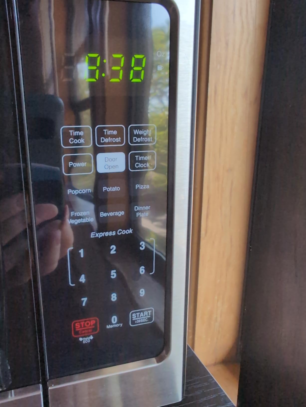 Farberware 0.9 Cu. Ft. Countertop Microwave Oven - 900 Watts Power, Auto Cook Settings, Defrost, Easy Clean and Child Safety Lock - Stainless Steel customer photo 2