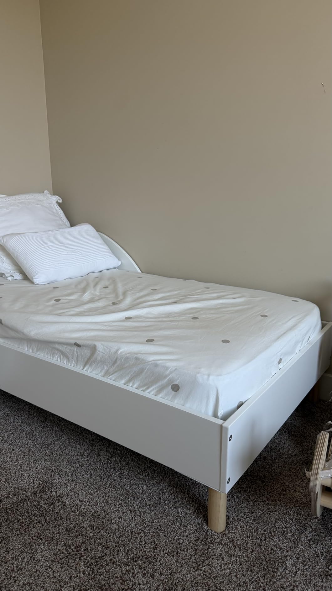 Delta Children Reese Toddler Bed - Greenguard Gold Certified, Bianca White customer photo 2