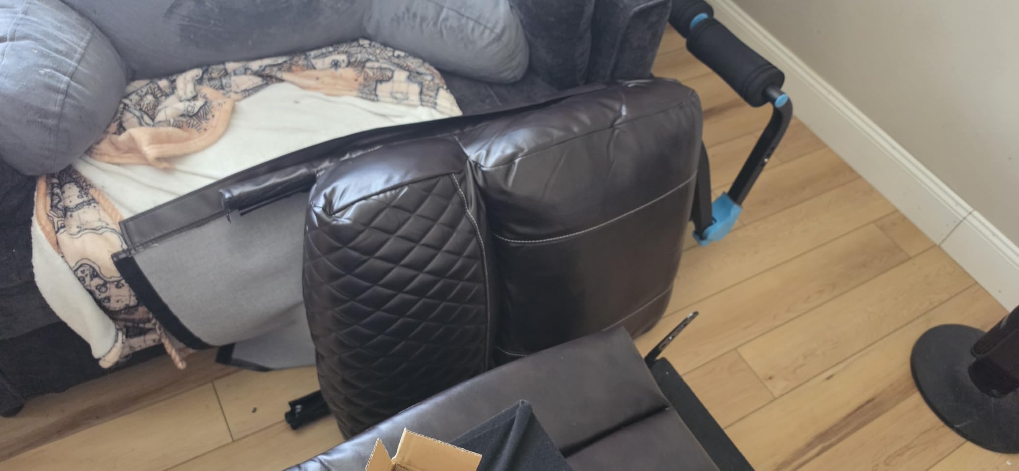 Redesigned Recliner Sofa 3 Seater Couch with Recliner, Home Theater Seating with Liftable Console & Removable Armrest, Manual PU Leather Sofa Reclining with Storage & USB Ports for Living Room customer photo 1