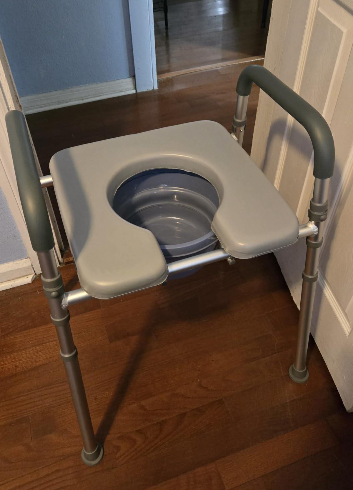 Loyoda Bedside Commode Chair with Bucket for Seniors, Bedside Toilet Chair | Aluminum, Padded Armrests & Seat, Adjustable Height & Width, Portable Commode for Elderly, Disabled, Pregnant, 400 lb, Gray customer photo 1