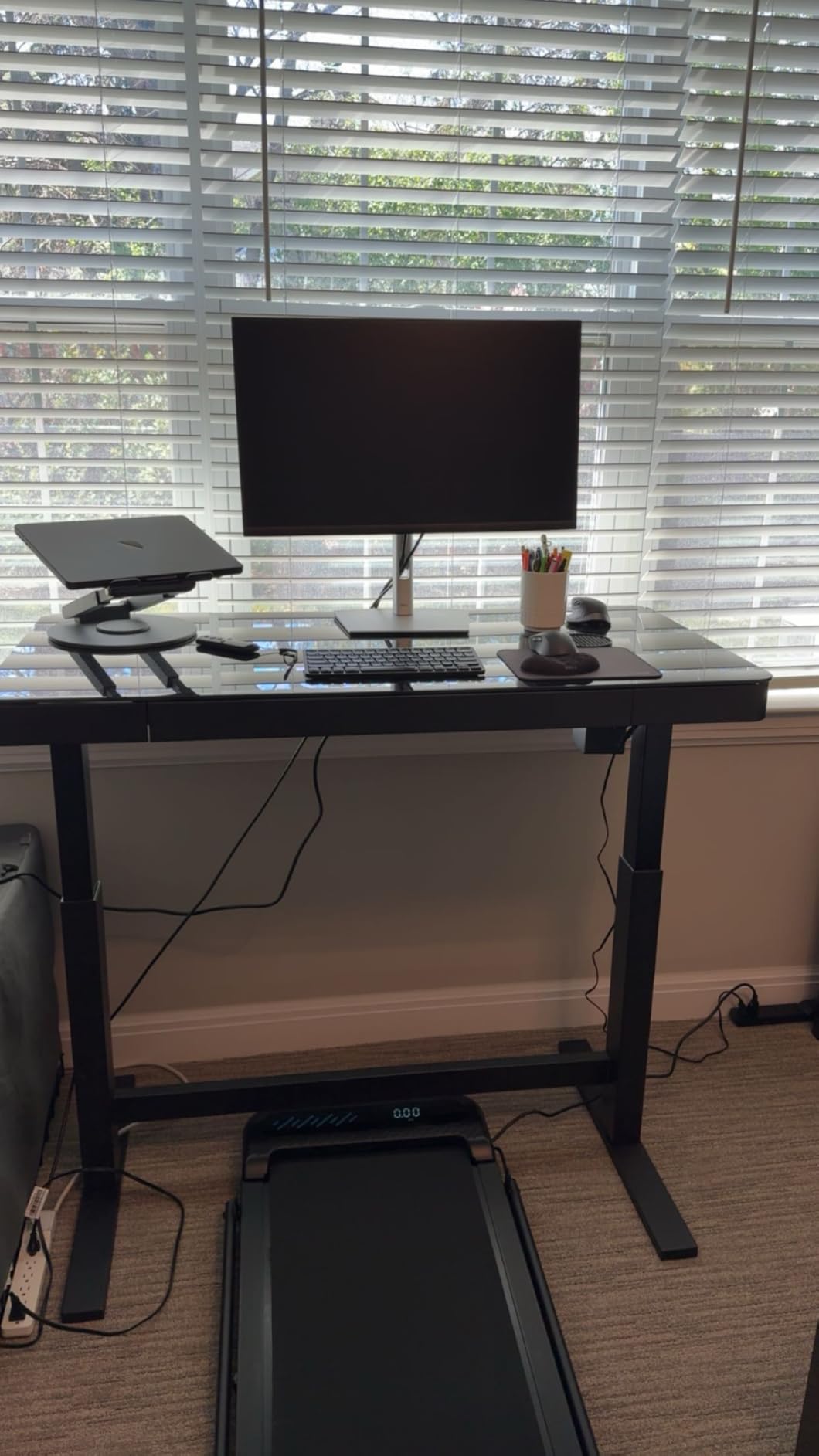 WELLFIT Folding Treadmill for Home, Walking Pad with Incline and Handle Bar, 320+lbs Capacity, Under Desk Treadmill for Home Small Office customer photo 2
