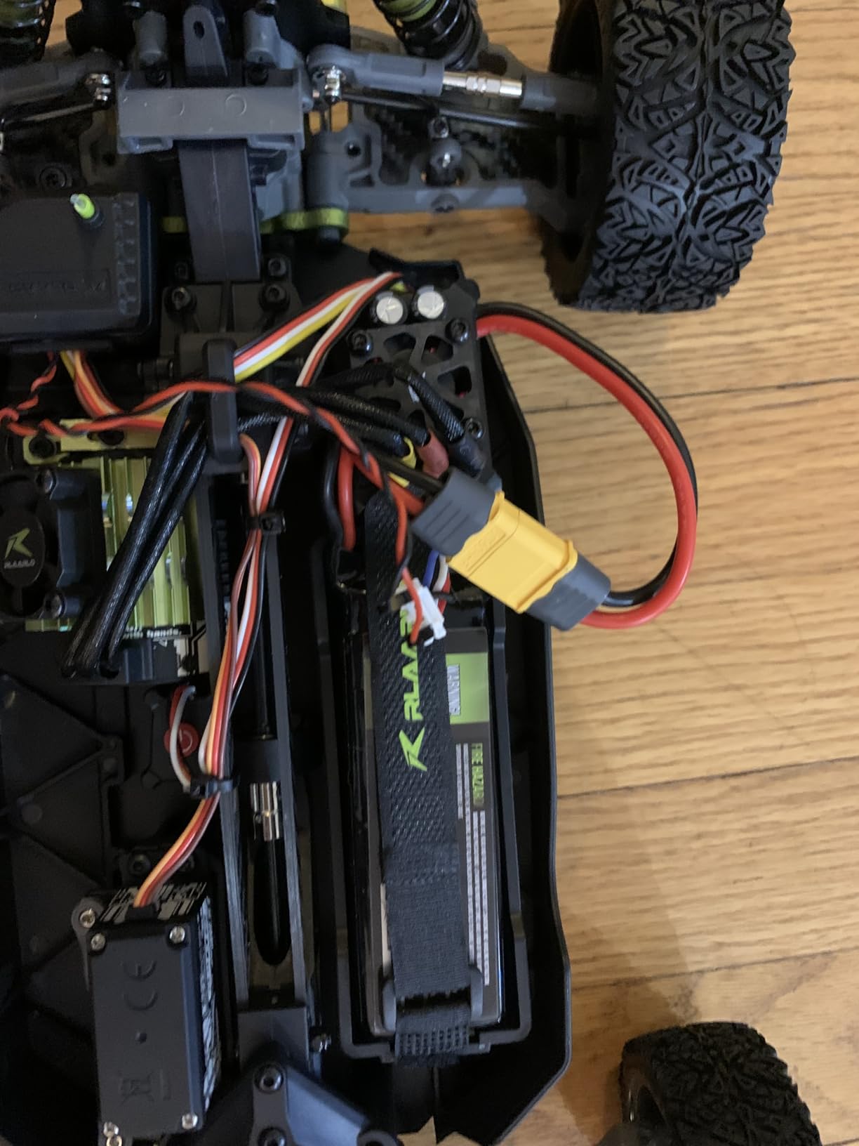 RLAARLO 1/10 Brushless RC Cars, 4x4 Buggy, 50+ MPH, Carbon Fiber, Ages 14+ | 3650-2650KV Brushless Motor, 4WD, 3S LiPo, Alloy Chassis, Sealed Diffs, 20kg Servo, 6CH Radio, Waterproof, All-terrain customer photo 2