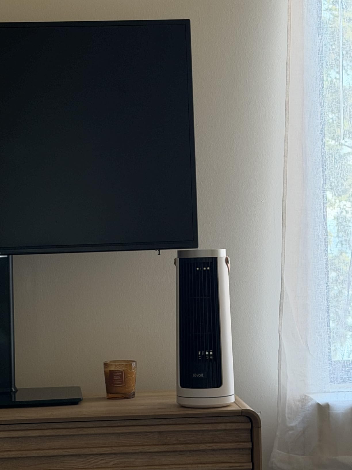 LEVOIT Tower Fan for Bedroom, 20dB Quiet Desk Fan with 23ft/s, Portable & Easy to Carry, 3-Angle & 5-Speed Mini Oscillating Fan, DC Motor, Bladeless, Remoter, 12H Timer, for Home, Room, Office, White customer photo 1