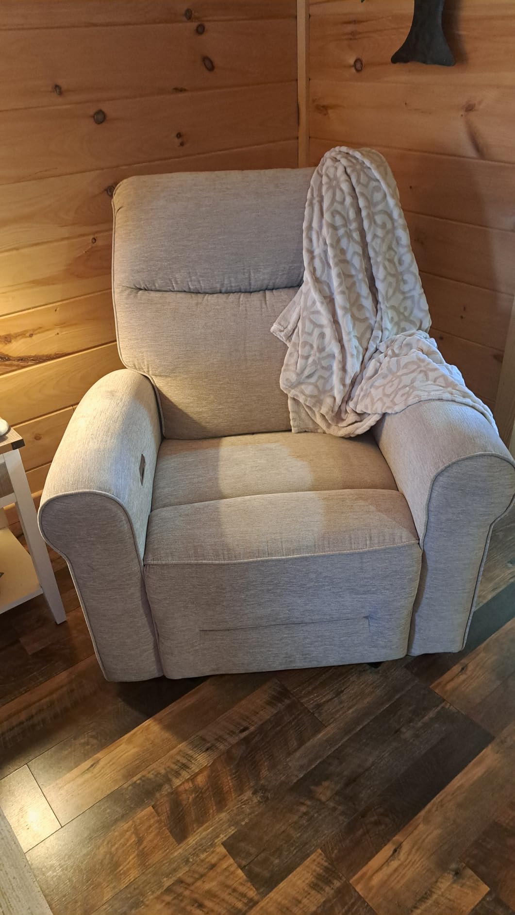 MCombo Compact Wall Hugger Power Recliner Chair for Small Spaces PR520 | 1