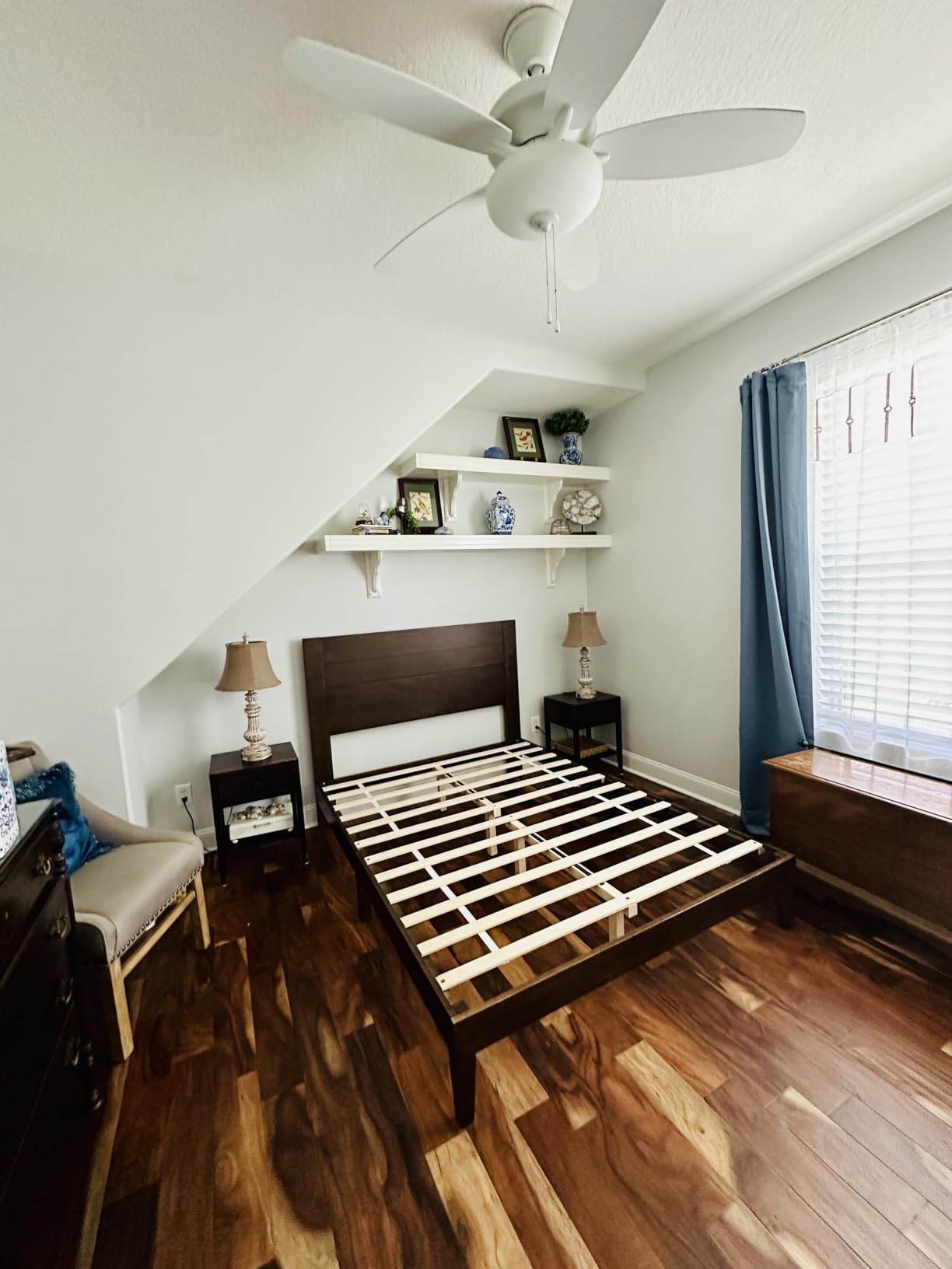 AMERLIFE Queen Size Solid Wood Bed Frame with 48