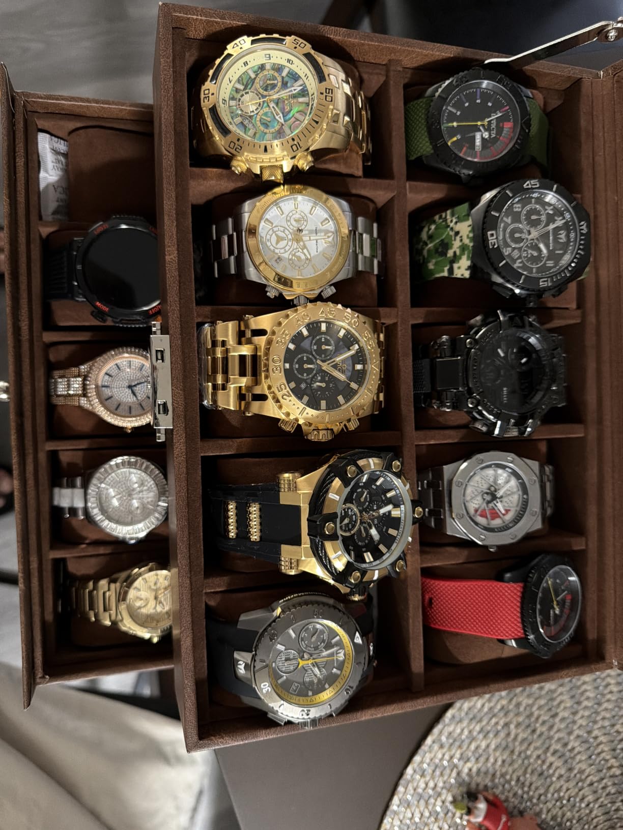 SONGMICS Watch Box, 20-Slot Watch Case Organizer, Coffee Brown, Large Glass Lid, Removable Pillows, Metal Lock customer photo 2