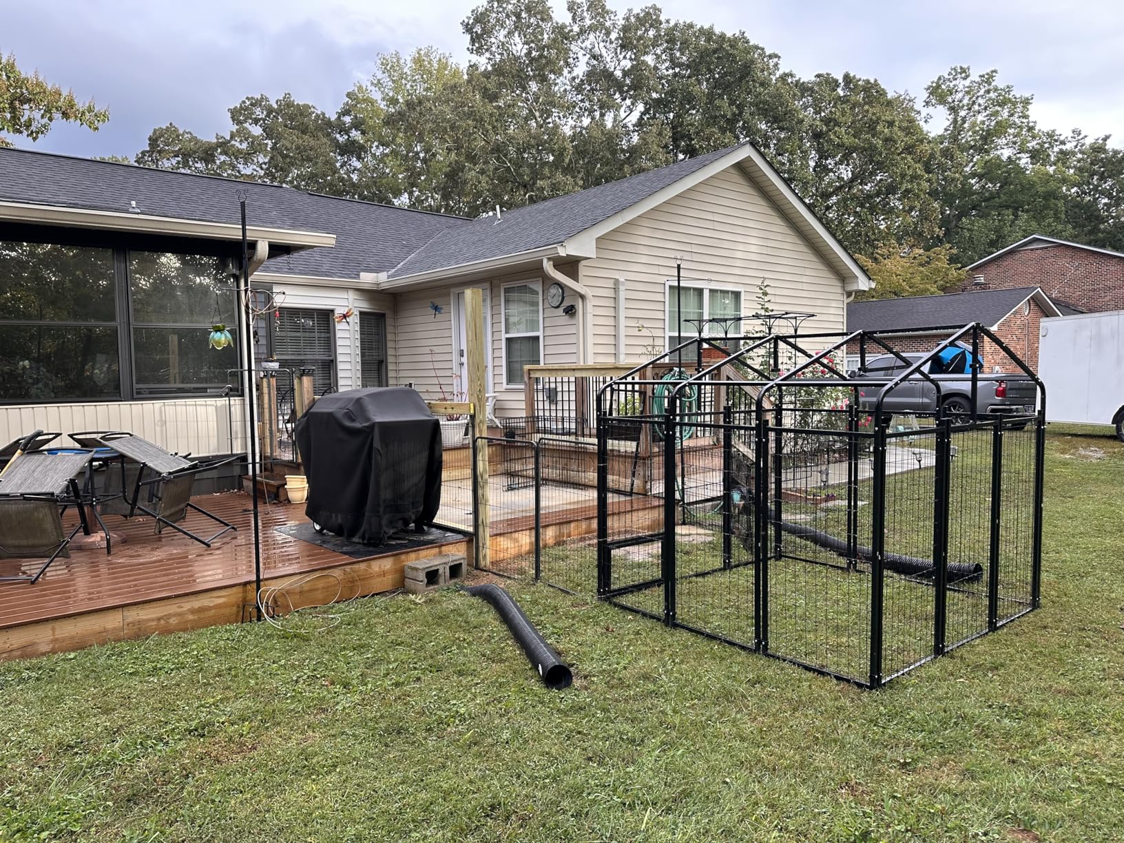 10X14FT Dog Kennel Outside Double Door Dog Kennel Outdoor with Feeding, Heavy Duty Outdoor Dog Crate Durable Dog Cage with Roof & Double Lock, 120.6