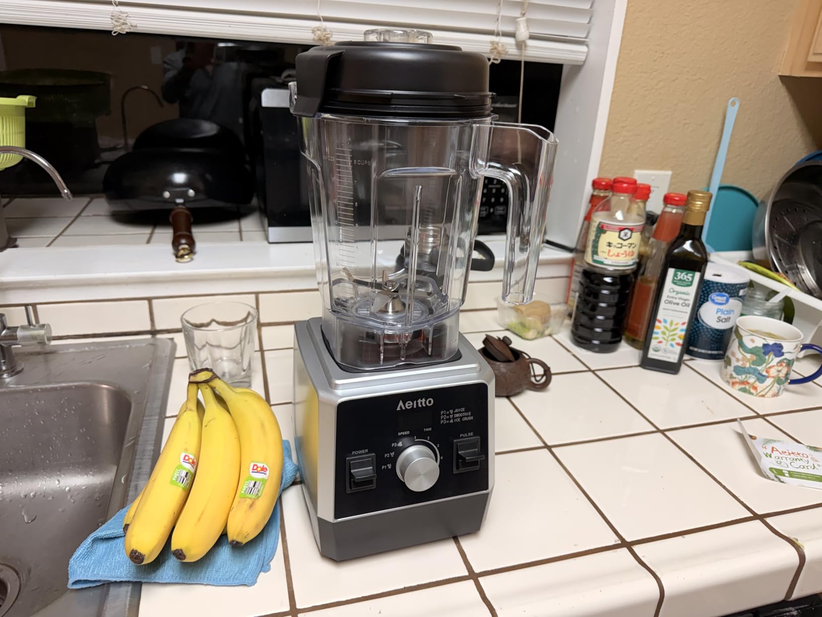 Aeitto Blenders for Kitchen with 68Oz. Jar, 1800W Max Power Smoothie Blender, 3 Preset Programs & 7 Speeds, Professional Countertop Blender for Smoothies, Ice Crush, Frozen Drinks, Silver customer photo 2