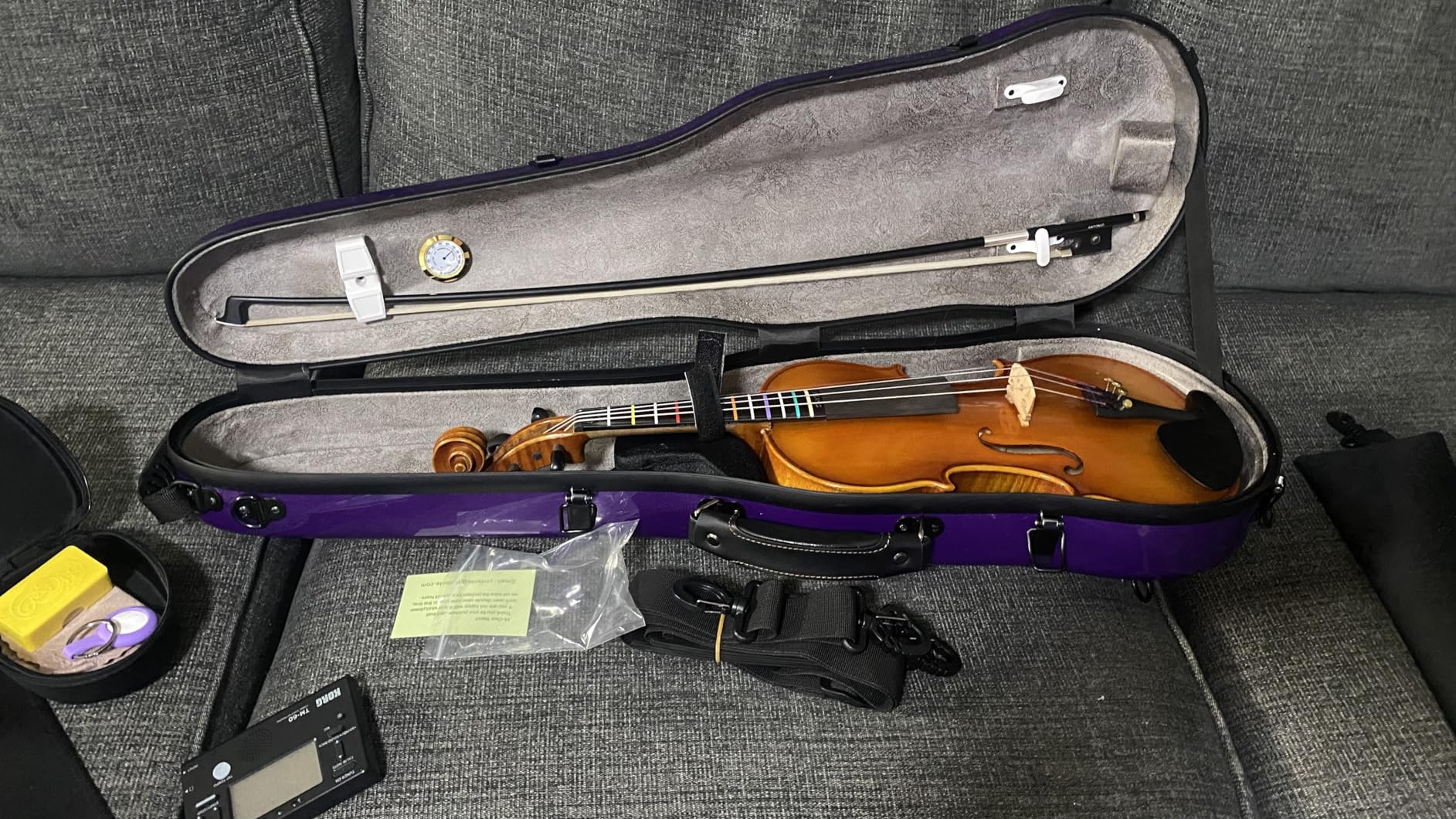 Vetimobato Dazzling Hard Shell Violin Case 4/4 Full Size Strong Light Flight Carbon Fiber Violin Box with Straps Travel Violin Case (Multicolored) customer photo 1