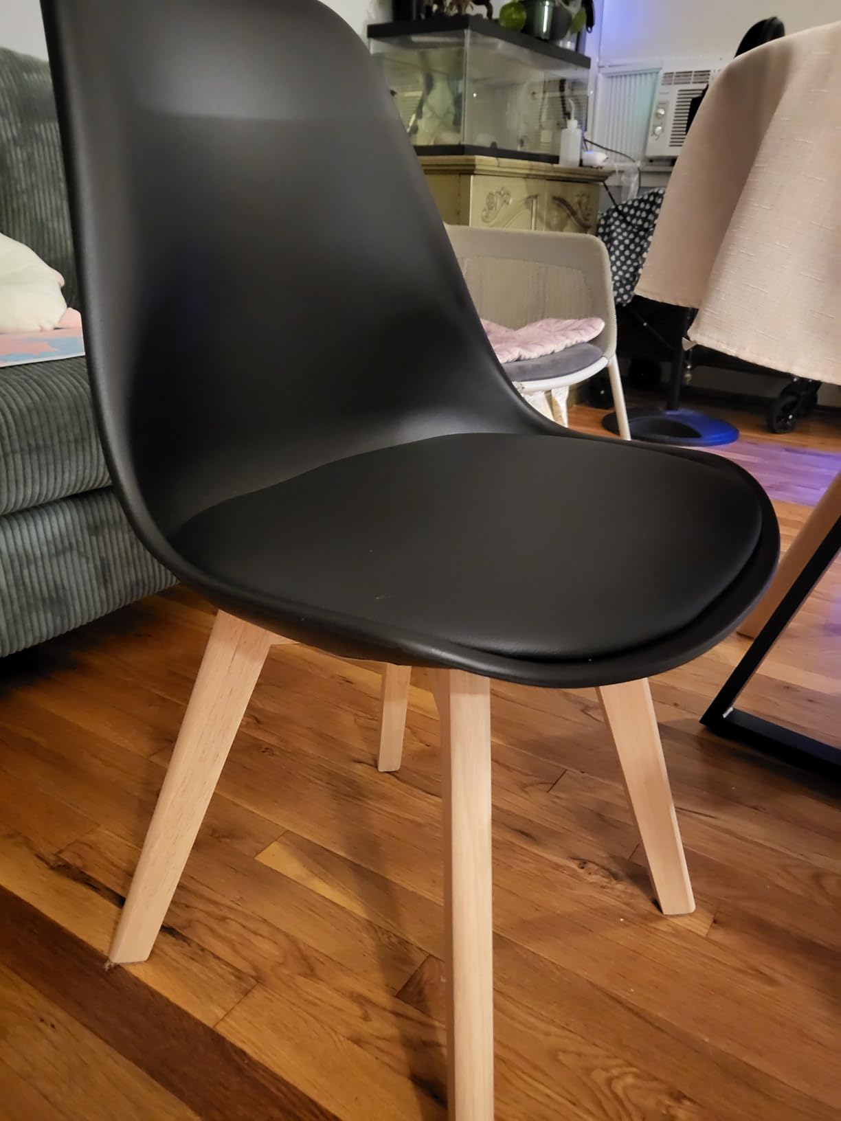 OLIXIS Dining Chairs Set of 4, PU Leather Accent Chairs for Living Room | Upholstered Kitchen Side Chair, Curved Backrest, Wood Legs, Armless, Mid Century Modern, White customer photo 1