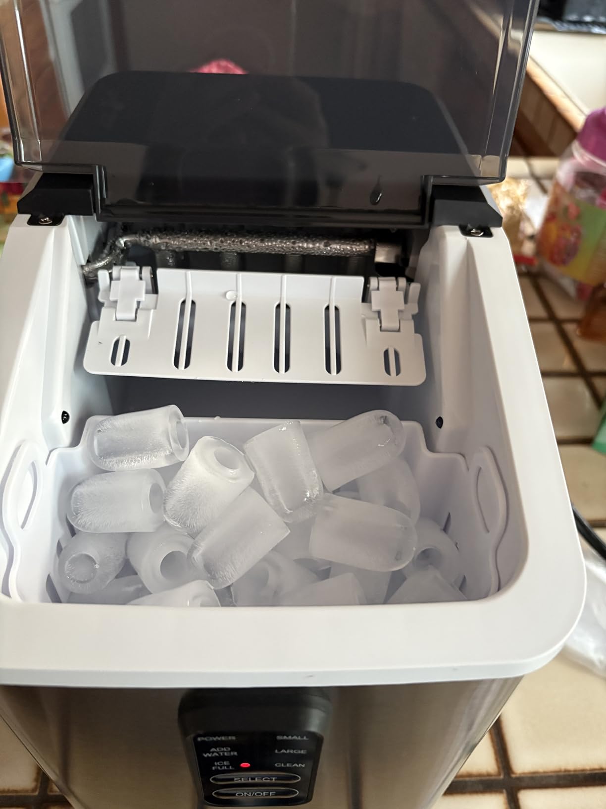 Aeitto Ice Maker Countertop 26lbs/24H, Ice Machine 8 Ice Cubes Ready in 6 Mins, 2 Sizes of Bullet Ice Portable Ice Makers with Basket & Scoop, Auto Self-Cleaning for Home/Kitchen/Office Stainless customer photo 2