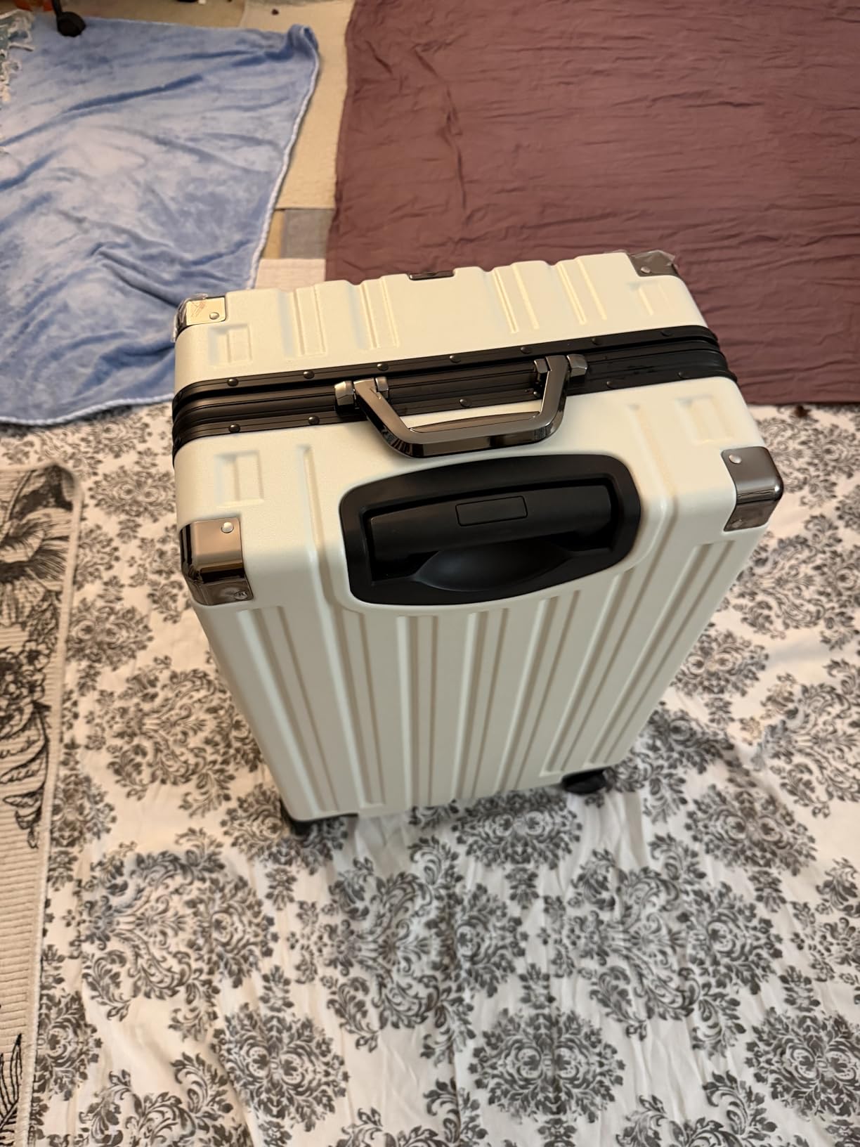 Krute Zipperless Carry On Luggage with Wheels 20 inch Hardshell Suitcase customer photo 2