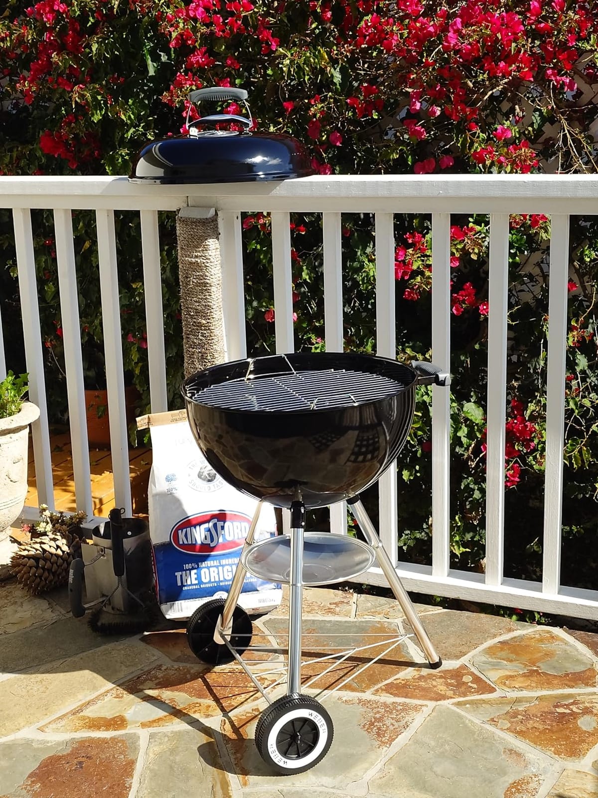 Weber Original Kettle Charcoal Grill, 18-Inch, Black | Classic Outdoor BBQ Grill with One-Touch Cleaning System & Precise Temperature Control Dampers customer photo 2